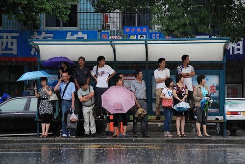 路過(guò)一場(chǎng)雨