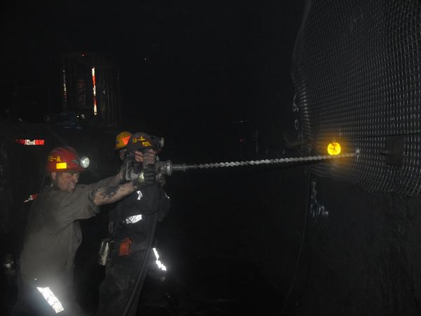 掘進(jìn)公司推進(jìn)百日安全活動“穩(wěn)、準(zhǔn)、狠”