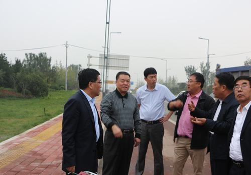 陜煤集團(tuán)總經(jīng)理助理、建設(shè)集團(tuán)聯(lián)合黨委書記、董事長寧興剛節(jié)日期間深入寶雞分公司施工現(xiàn)場視察慰問