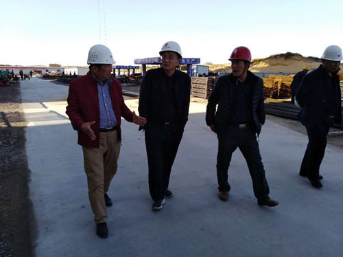 恒源集團(tuán)公司黨委書記、監(jiān)事長(zhǎng)王勝勇一行蒞臨天工公司小保當(dāng)選煤廠末煤倉(cāng)工地考察