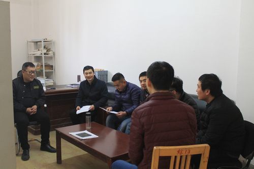 銅煤公司基層項目部開展“自己找、同事提”對照檢查活動