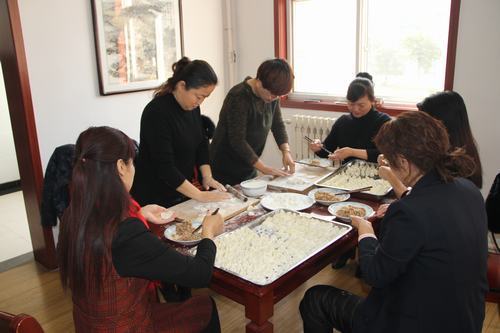 銅煤公司冬至暖心包餃子活動(dòng)進(jìn)行中