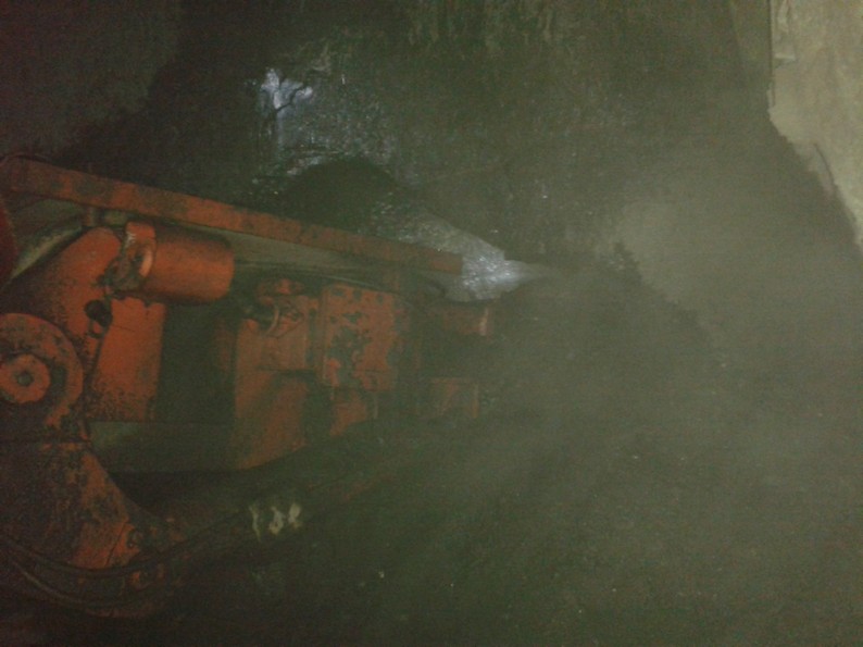 礦建三公司雙龍項(xiàng)目部西翼回風(fēng)巷順利貫通