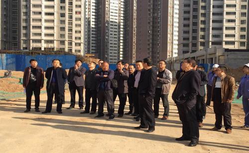 銅川礦業(yè)公司副總經(jīng)理李先鋒一行蒞臨銅煤1#2#工地檢查指導工作