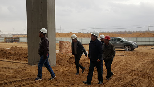 榆北煤業(yè)公司董事長(zhǎng)肖緒才一行蒞臨天工公司小保當(dāng)聯(lián)合建筑工地視察