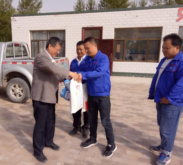 路橋分公司“五一”期間看望慰問(wèn)一線員工