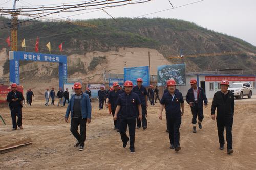 延能集團(tuán)黨委書記、董事長(zhǎng)劉浩興一行蒞臨視察陜煤建設(shè)集團(tuán)礦建二公司車村項(xiàng)目部