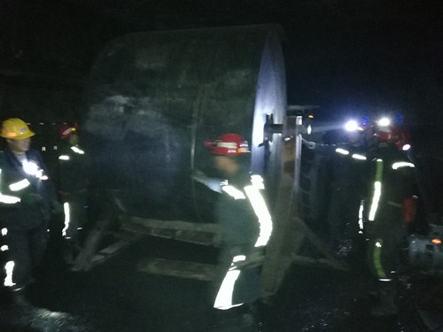 陜煤建設(shè)機(jī)電安裝公司神府項(xiàng)目部48小時(shí)完成皮帶搶險(xiǎn)