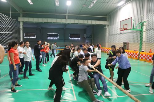 陜煤建設天工、設計、大秦置業(yè)、咸陽公司聯合舉辦迎國慶 “拔河”聯誼賽