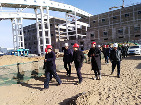 榆北煤業(yè)及陜煤建設(shè)領(lǐng)導(dǎo)深入天工公司土建二部小保當(dāng)濃縮車(chē)間工地檢查指導(dǎo)工作