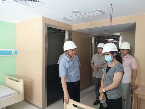 陜西煤化健強實業(yè)有限公司董事長楊甲安蒞臨西煤機養(yǎng)老院項目檢查指導(dǎo)工作