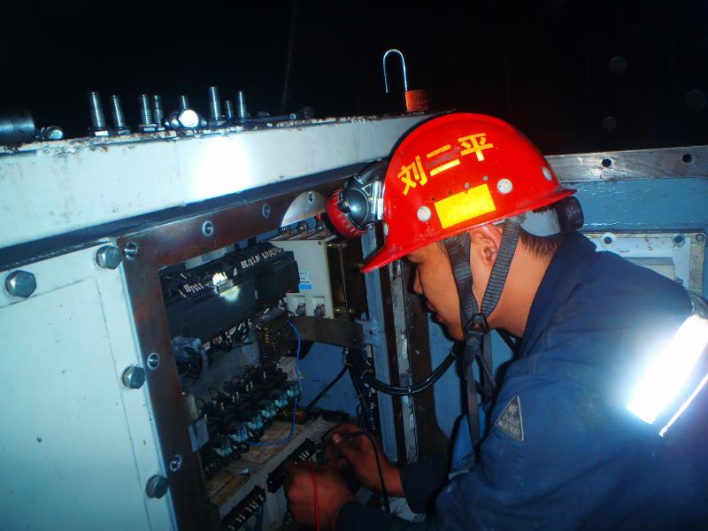 陜煤建設(shè)掘進公司：1207米！一機雙巷掘進再創(chuàng)佳績