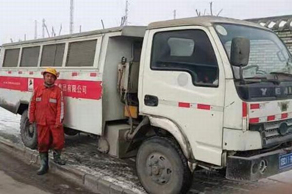 陜煤建設(shè)礦建二公司新型無(wú)軌膠輪車(chē)正式投用