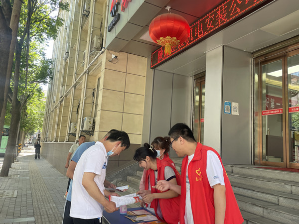 陜煤建設(shè)機(jī)電安裝公司開展安全宣傳咨詢?nèi)栈顒?dòng)