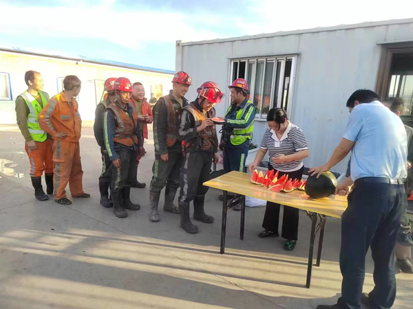 陜煤建設(shè)機(jī)電安裝公司：“花式”助平安，巾幗在行動