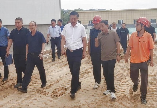 綏德縣縣委副書記、縣長(zhǎng)王誠(chéng)一行蒞臨陜煤建設(shè)路橋分公司綏德縣第二凈水廠工程調(diào)研