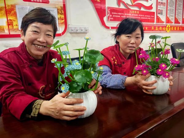 陜煤建設(shè)洗選煤運(yùn)營公司檸條塔運(yùn)營項(xiàng)目部開展 “巧手傳廉情，歡喜迎元旦”主題手工活動