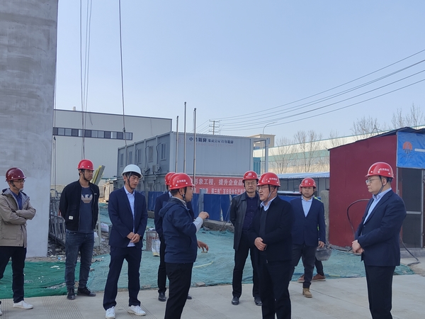 陜建機公司董事長楊宏軍一行蒞臨陜煤建設(shè)渭南分公司承建的河北龐源項目檢查指導