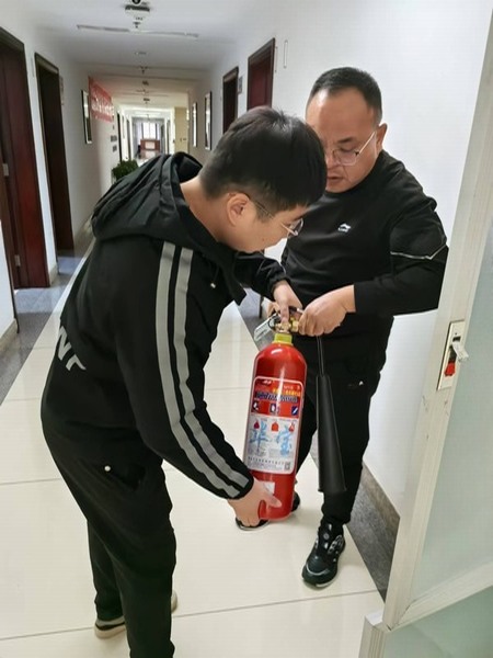 陜煤建設(shè)煤礦運營服務(wù)分公司：積極開展“黨旗紅護安全·黨員行筑防線”主題活動