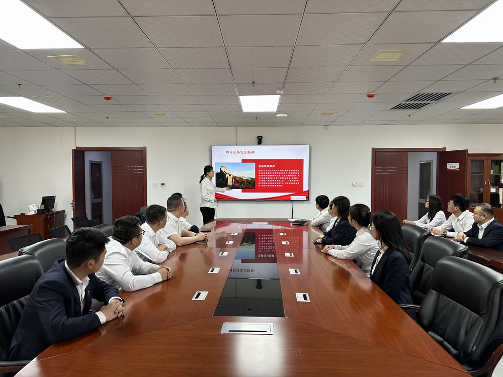 陜煤建設(shè)洗選煤運(yùn)營(yíng)公司開(kāi)展“弘揚(yáng)憲法精神，維護(hù)憲法權(quán)威”國(guó)家憲法日主題宣傳活動(dòng)