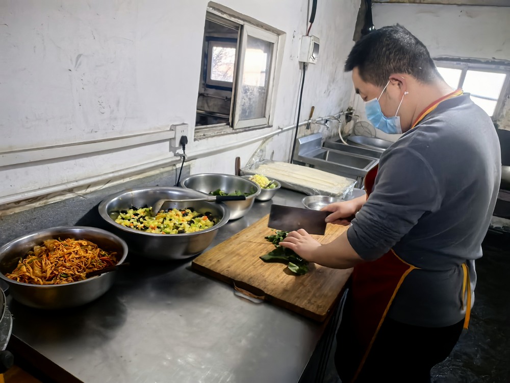 陜煤建設(shè)洗選煤運營公司第二項目部：“食、浴、居”三管齊下  提升員工幸福感