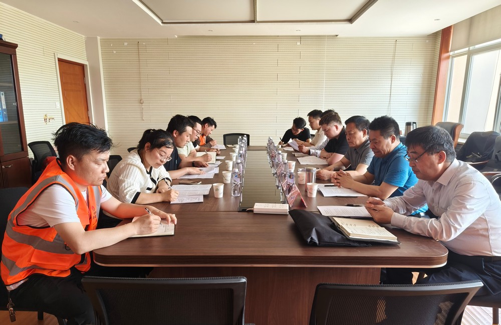 陜煤建設(shè)領(lǐng)導(dǎo)班子深入基層開展互查互檢工作