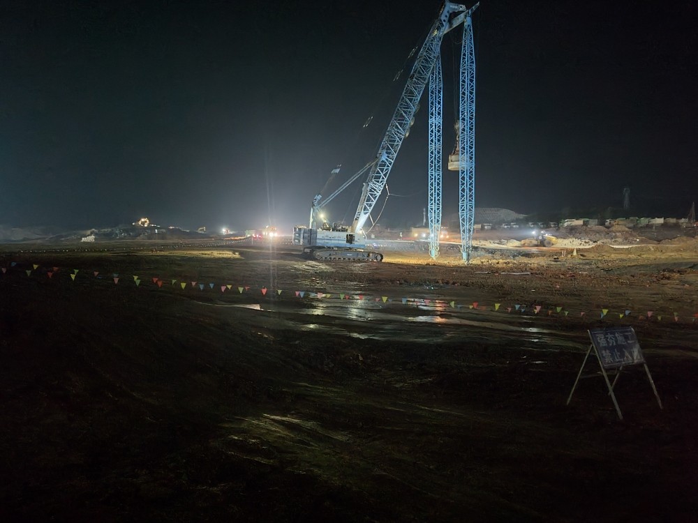 五一堅(jiān)守?fù)尮て?匠心筑夢(mèng)顯擔(dān)當(dāng)