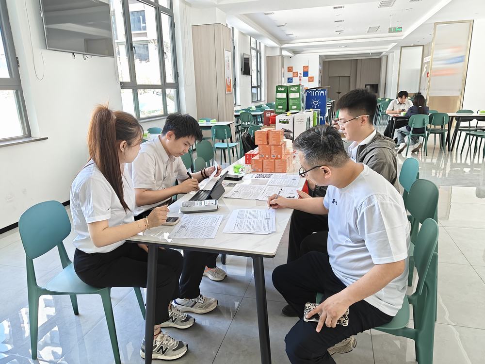 陜煤建設天工公司： 刷臉就餐，智慧食堂讓“靠臉吃飯”成為新時尚