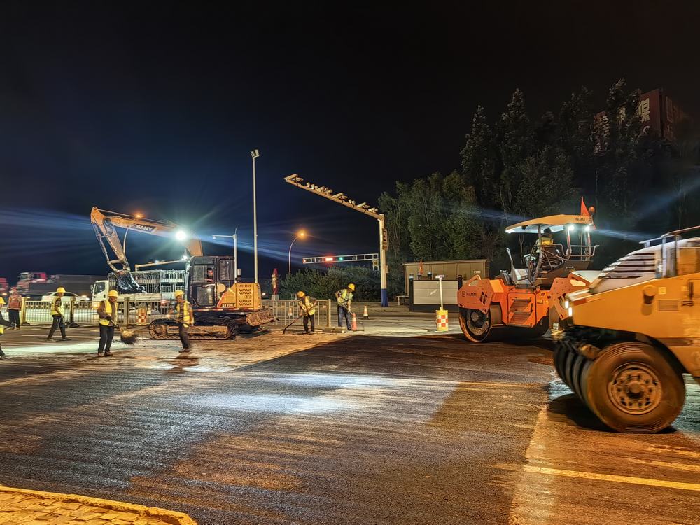 陜煤建設榆林公司第一項目部：7小時夜戰(zhàn)搶通校場路  “繡花功夫”顯擔當