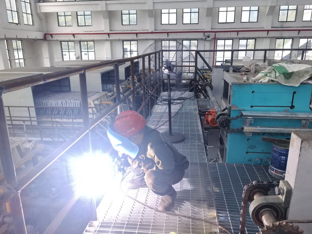 陜煤建設(shè)韓城分公司安裝六項(xiàng)目部：“清涼暴擊”已就位！硬核守護(hù)工地“抗暑特種兵”