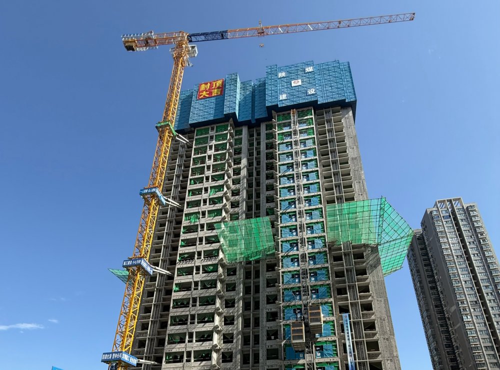 安居夢(mèng)再進(jìn)一步！構(gòu)件廠集中安置地項(xiàng)目主體結(jié)構(gòu)圓滿封頂