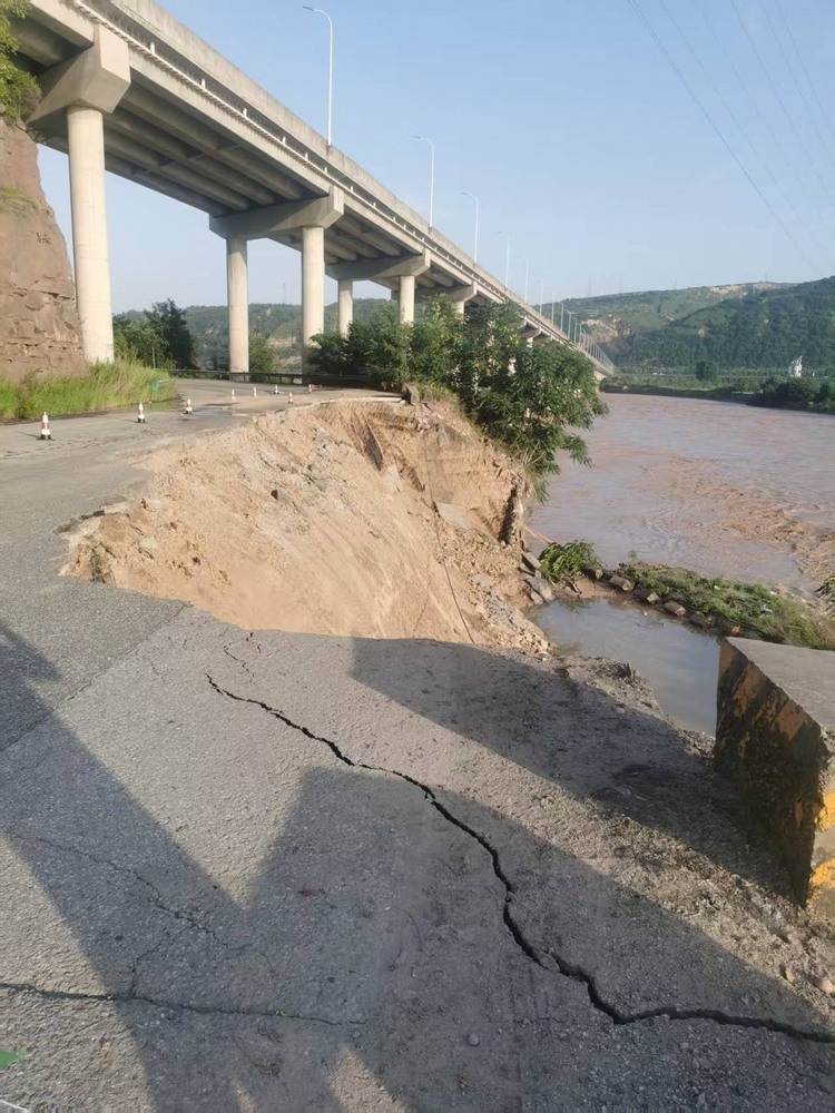 陜煤建設(shè)設(shè)計(jì)研究院：陜西彬長(zhǎng)小莊礦進(jìn)礦道路搶險(xiǎn)修復(fù)工程圓滿通過驗(yàn)收