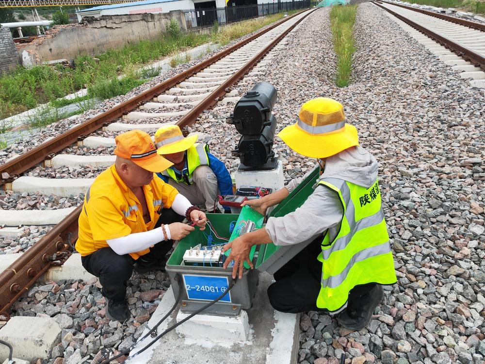 “路”途坦蕩！陜煤建設(shè)路橋分公司黃陵項目部“組合拳”齊發(fā)力