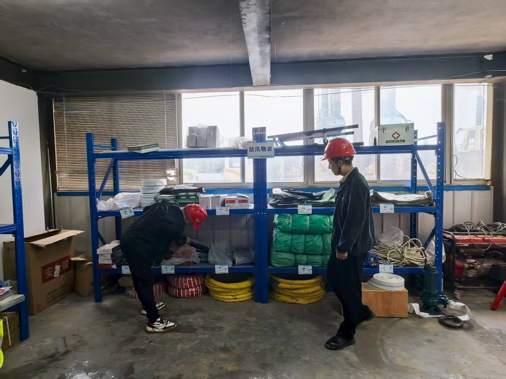 陜煤建設(shè)銅煤公司：“三防”物資專項檢查?筑牢汛期施工安全防線