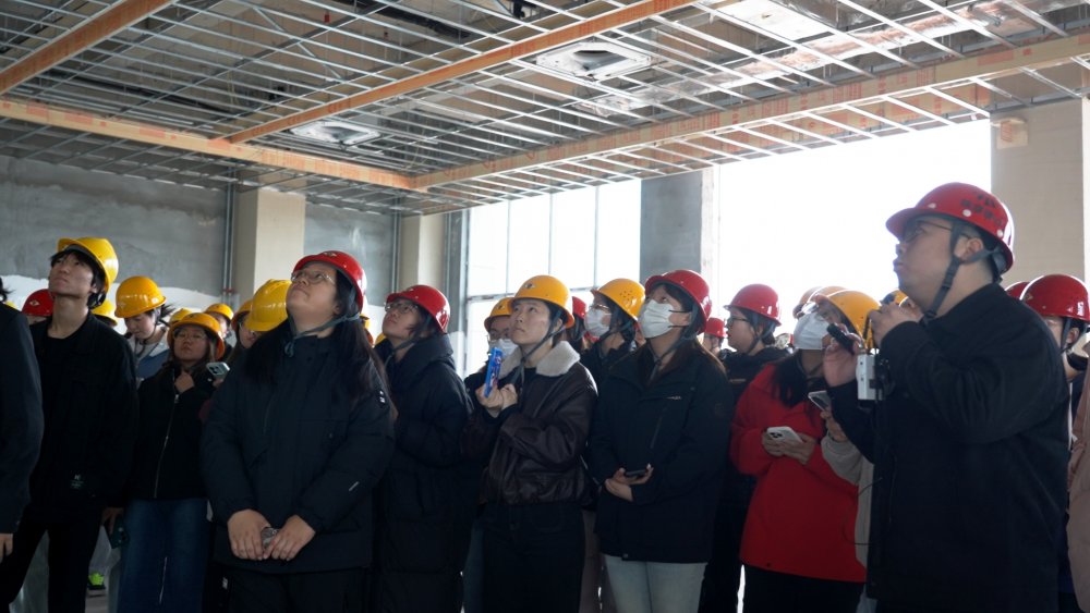 鄂爾多斯應用技術學院土木工程學院師生到陜煤建設內(nèi)蒙古分公司應用技術學院 項目部開展社會實踐