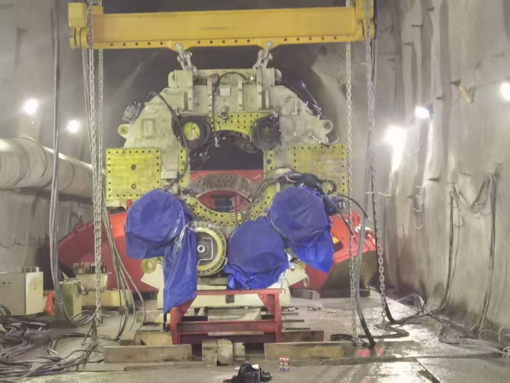 陜煤建設(shè)煤礦運(yùn)營服務(wù)分公司：首臺(tái)TBM全斷面掘進(jìn)機(jī)主體安裝完成