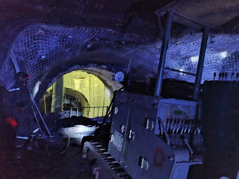  捷報！陜煤建設(shè)礦建二公司郭家灘項目部關(guān)鍵工程安全順利貫通