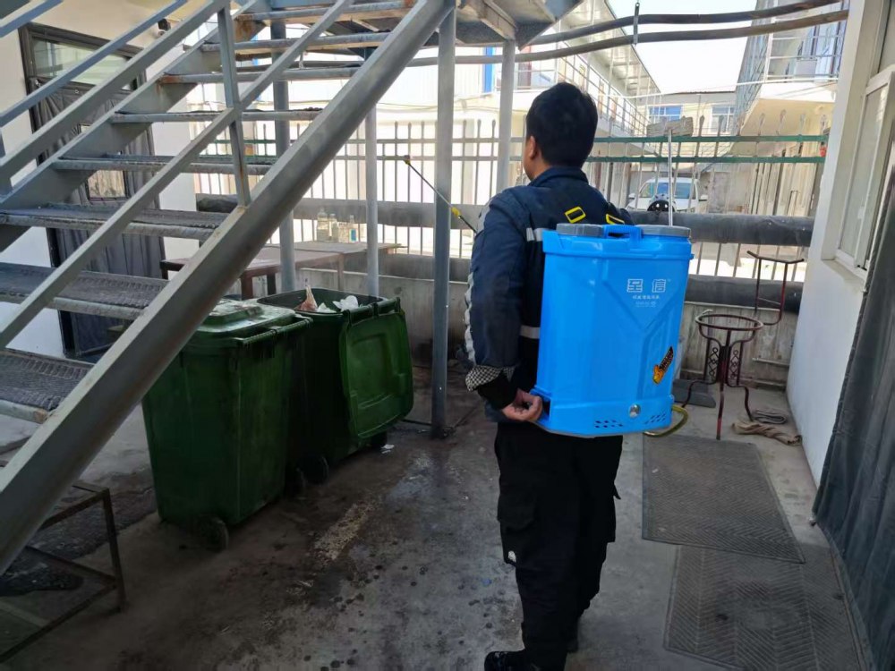 陜煤建設(shè)煤礦運(yùn)營服務(wù)分公司：冬日雙線守護(hù)，溫暖與精準(zhǔn)并行