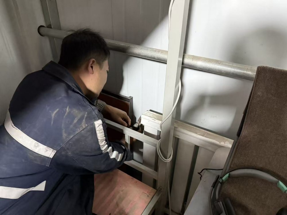 陜煤建設(shè)煤礦運營服務分公司：小寒不寒，暖流涌動